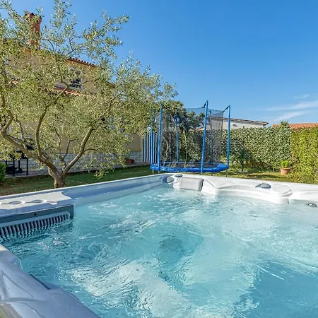 Gostinjska kuća Josipa With Whirlpool Porec